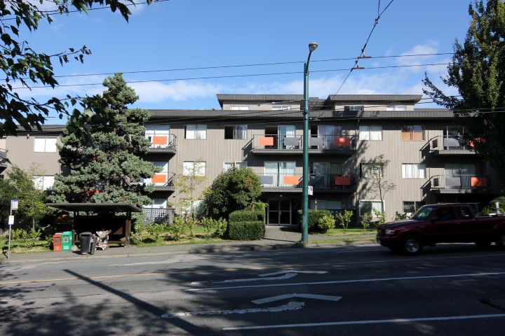 Dundas St. 2345_01 (Small)